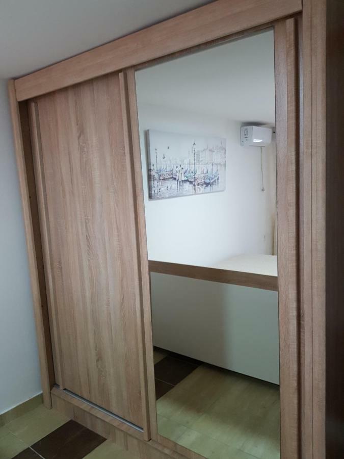 Boka Apartments Тиват Екстериор снимка