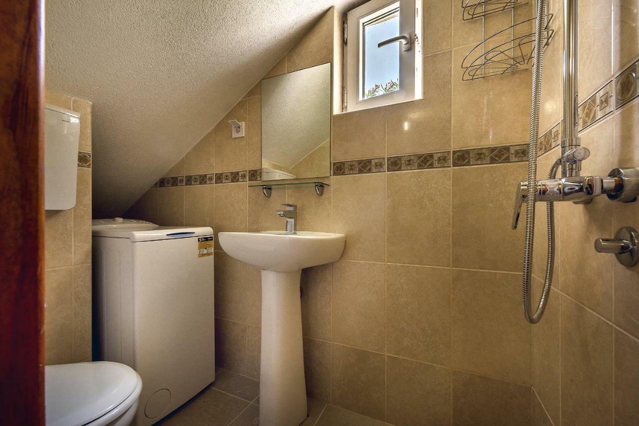 Boka Apartments Тиват Екстериор снимка