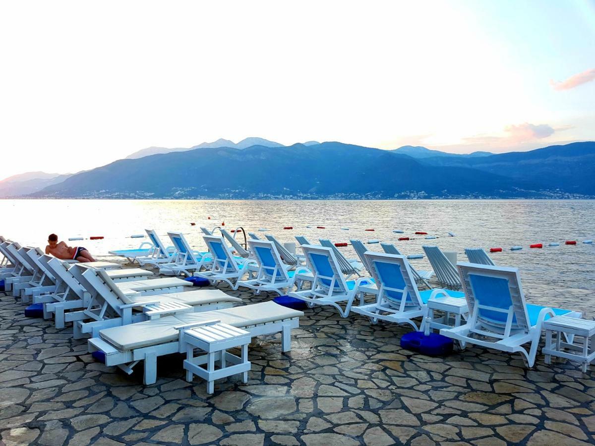 Boka Apartments Тиват Екстериор снимка
